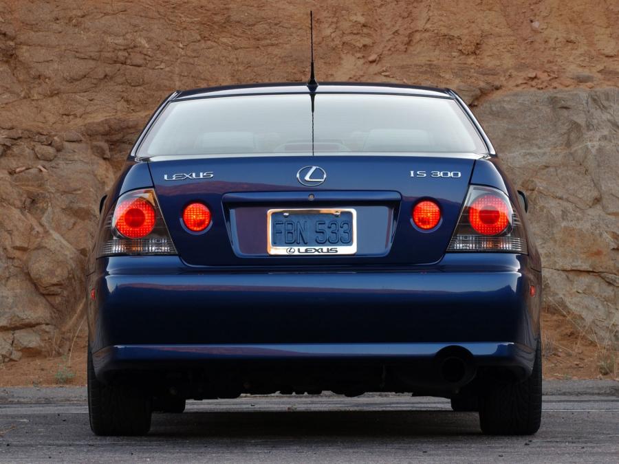  Lexus IS300 2001 года  (фото 6 из 23)